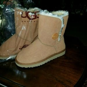 UGGs